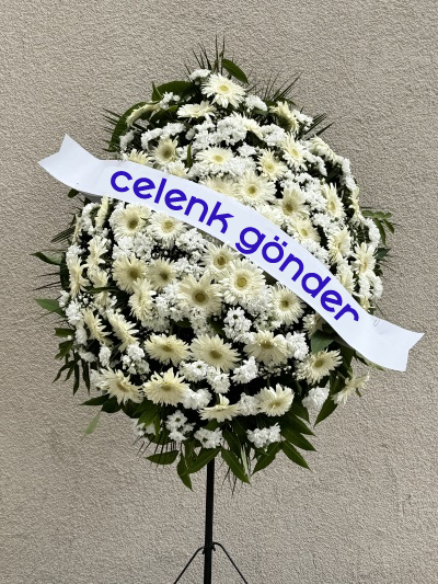 Beyaz tonlarda ayakl� ferforje